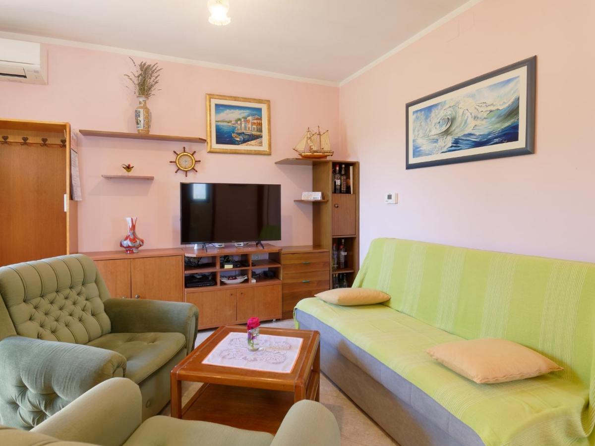 Apartment Laganis Plovanija Exteriér fotografie