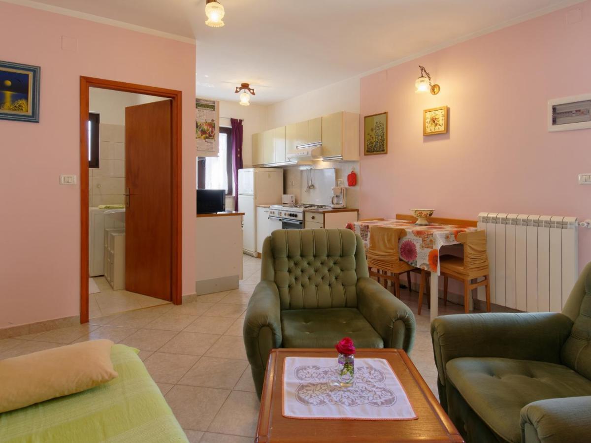 Apartment Laganis Plovanija Exteriér fotografie