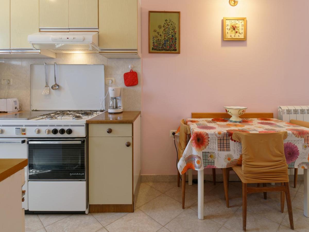 Apartment Laganis Plovanija Exteriér fotografie